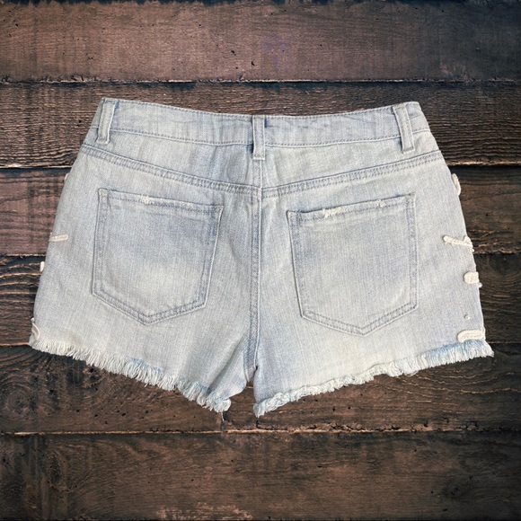 BONGO  Distressed Denim High Waist Raw Hem Shorts with Lace and Pearl Accent 7 - Picture 3 of 9